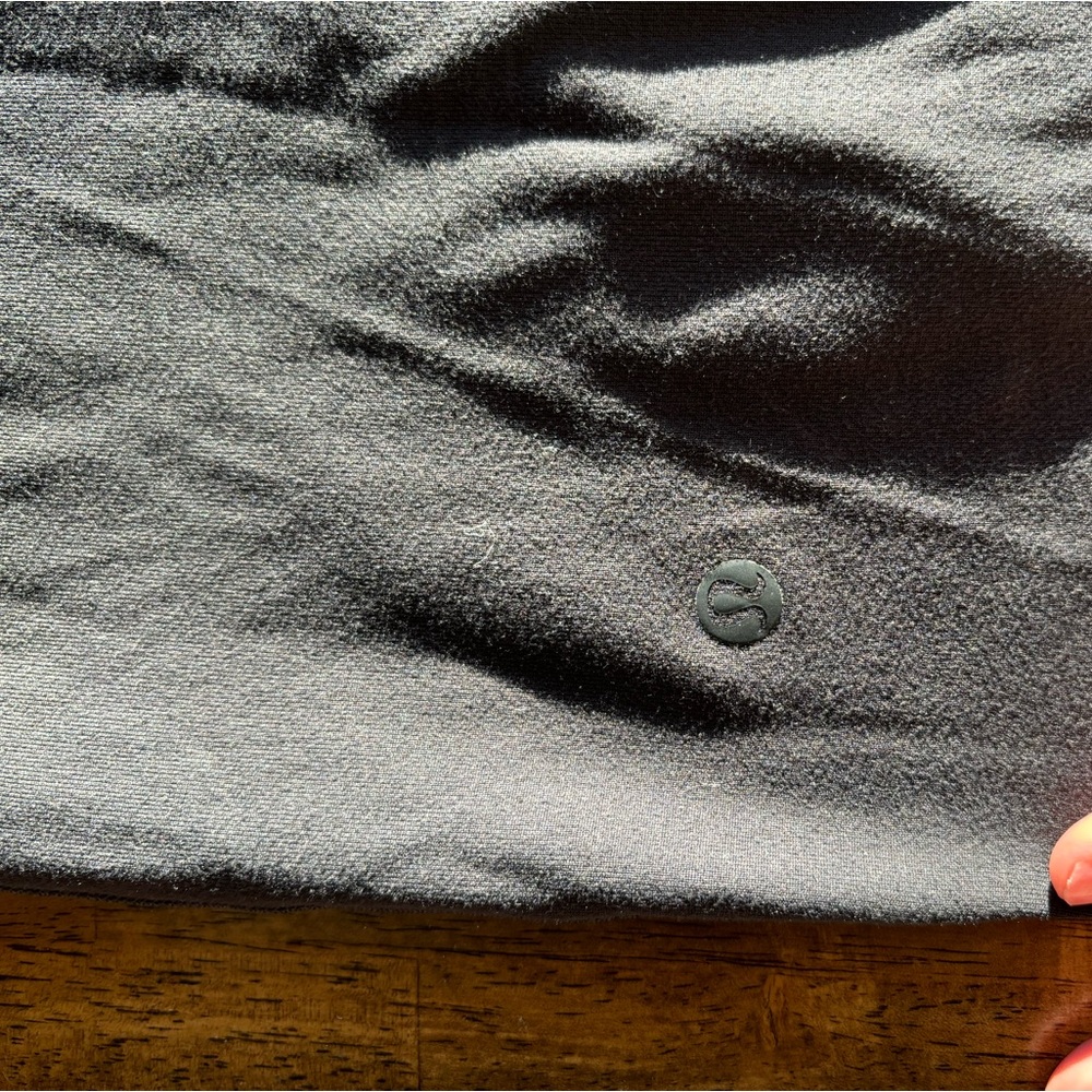 Black lululemon joggers - Picture 2 of 5